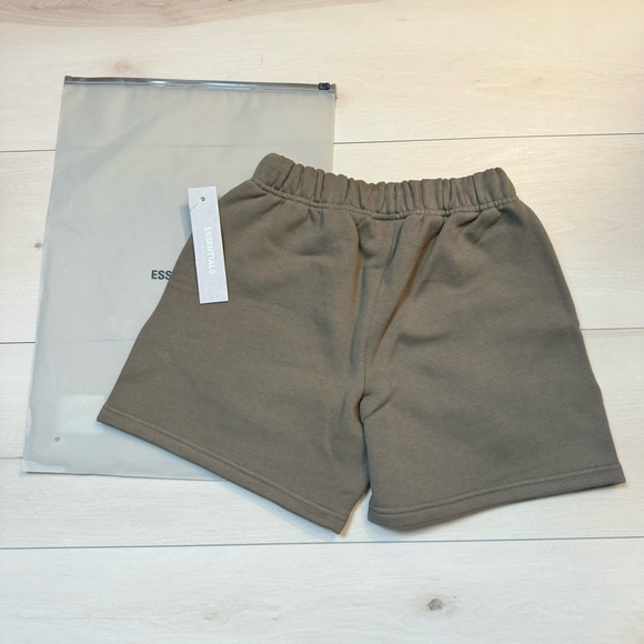 🤎 NWT fear of god essentials fog sweat shorts harvest brown medium 8 kids - Picture 5 of 5